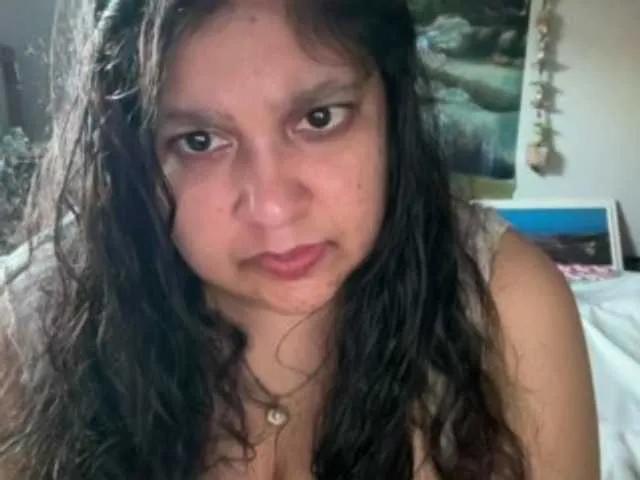 DUMBHOEMELANIE — Horny interesting men with generous hearts turn me on the most...