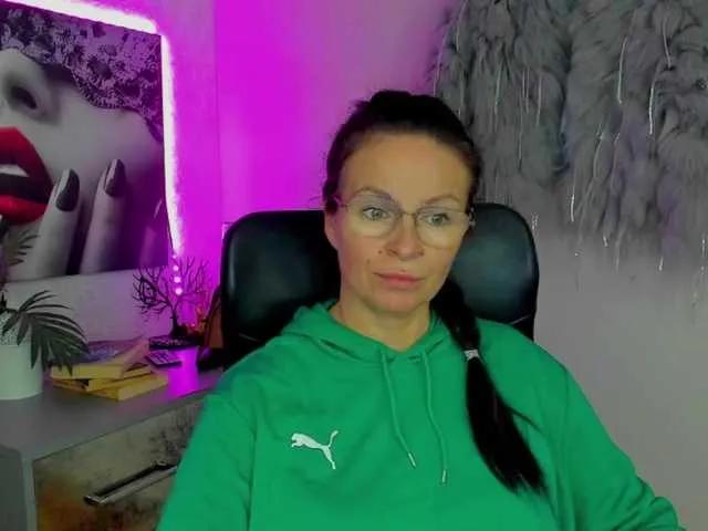HelenSHOW1's avatar