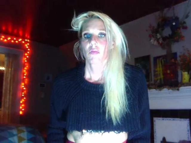mylfGlama — I like to submit! Pre-cum, treating human beings with respect, men who wear feminist af tee shirts! I perform alone. No one else is allowed to be on cam with me!!