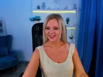 agathaklouin — #nonude #blonde #milf #bigboobs #stockings Go to the ocean for Christmast -30000 tokens