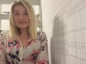 blondie_xoxoxo — Hi I am new here...dont be rude please Goal: Lip bite + eye contact  [77 tokens remaining] #new #shy #nonude #milf #natural