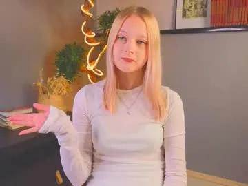 darceyheyd — GOAL: squeeze my boobs [69 tokens remaining] Welcome to my room! #new #shy #skinny #blonde #18