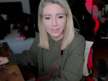 kimilee22 — ClassicTicket: Show in progress.  Hidden Cam show. Tip 44 tokens to get your ticket.  Type /cmds to see all commands.