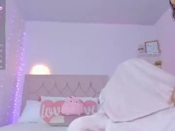 little_sweet_18 on Chaturbate 