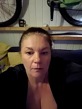 420Curvybabe — Spoil me rotten before dinner