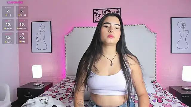 _Emma_whiitee_ on StripChat 