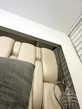 ALISSON_FOXXX1 — plug anal + spanks hard