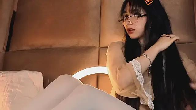 angelinepossy — 4 fingers in my pussy
