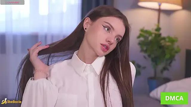 Bellacle — sexy finger licking closely