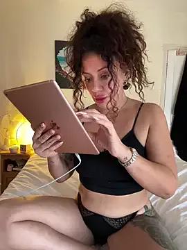 caramelandCurls — Ass spread fingering