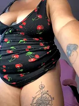CinnamonCookiez on StripChat 