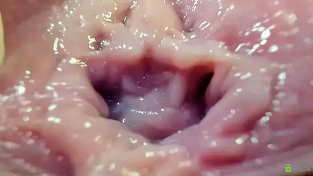 Courtney_Luv — 3 finger in the pussy