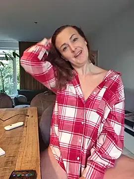 cumtomama — Squirt naked 