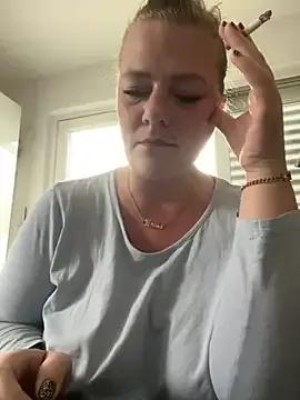 Curvyveri93's avatar
