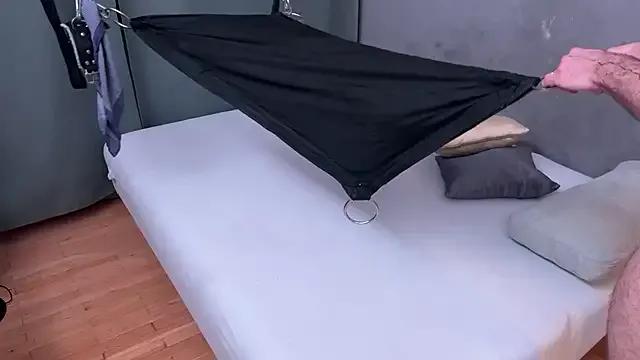 djejzi on StripChat