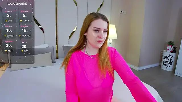 EllieGarson on StripChat 