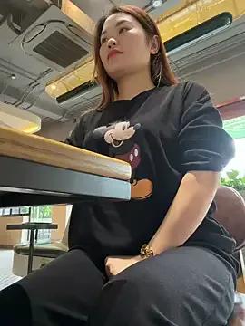 Emily_9xx — wet my pussy in the cafe