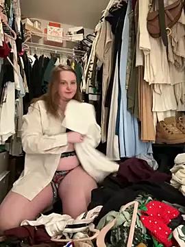 GingerSnap33 on StripChat 