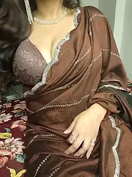 Hey_Jully — Show pussy close up and fingering