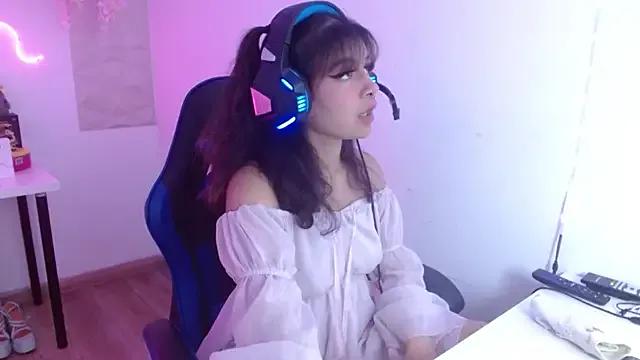 larah_uwu on StripChat 