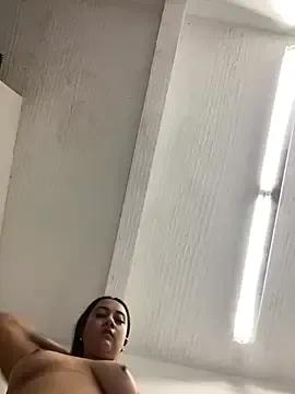 Leila__Saade on StripChat 