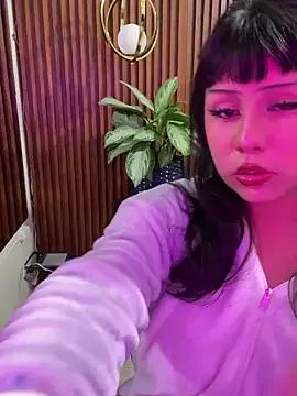 LiaAurum on StripChat 