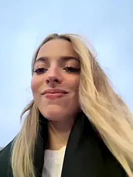 LoraaDoll — SQUIRT ON THE FLOOR