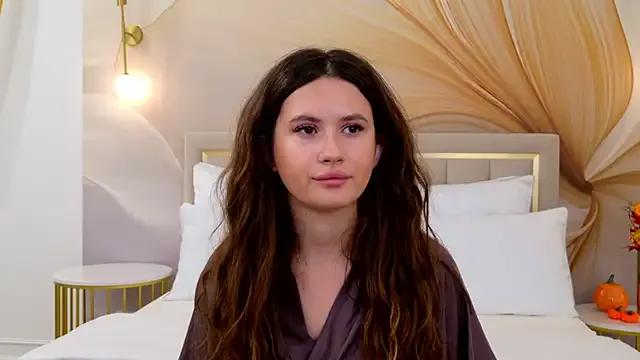 milaleoneli — Hands of a bra