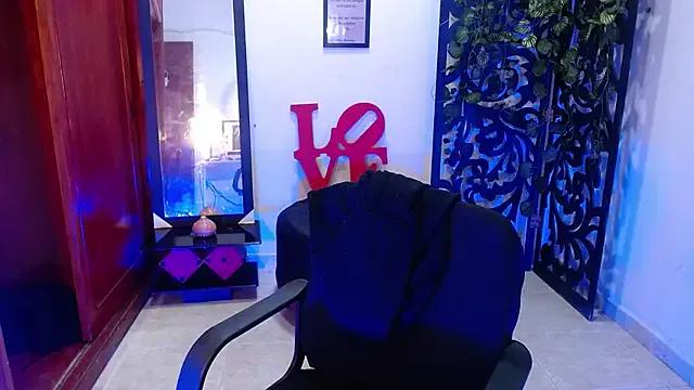 moon_sunflower on StripChat