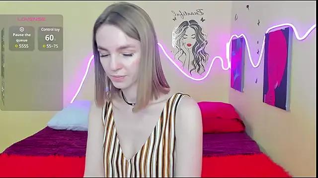 NessaDiazz on StripChat 