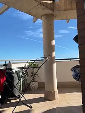 petrouchkaaa_ — RETIRE MA JUPE//TAKE OFF MY SKIRT