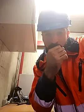 Pinosce6 — Vado in bagno e mi spoglio