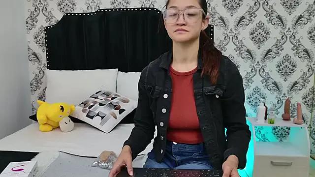 SaaraBrown on StripChat 