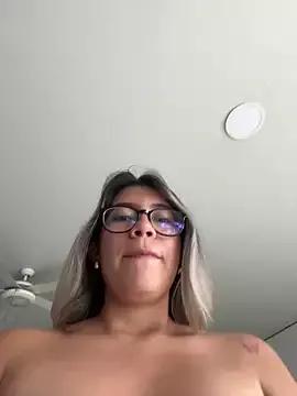 sara_calderon on StripChat 