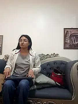 SaraTrump on StripChat