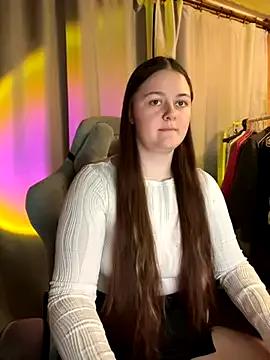 Sasha_Kitten — do you want to look at my wet pussy? 