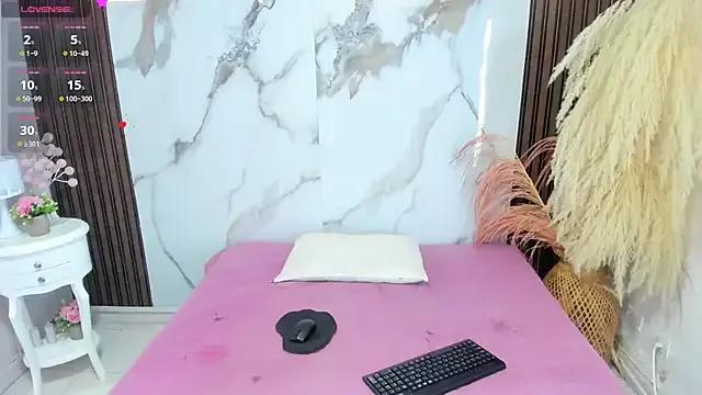 selenareyes on StripChat 