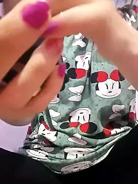 Sellena2 on StripChat 