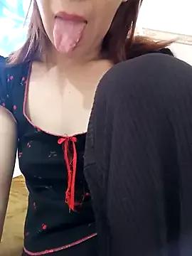 Sellena2 on StripChat 