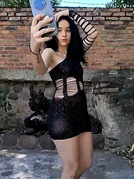 sweet_outdoor_charm — Freechat on StripChat