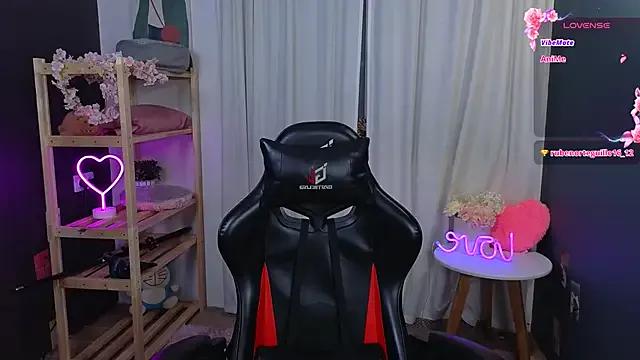 too_sexxxy on StripChat 