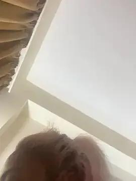 zara_bellexx — FUCK LIVE